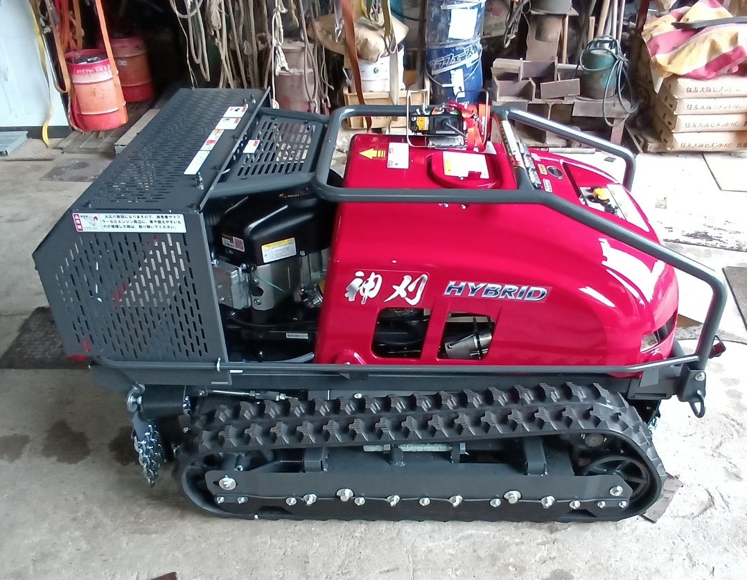 ラジコン型草刈機を導入しました